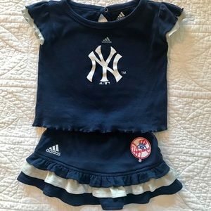 18 Month Girls Adidas NY Yankees 2 Piece Outfit